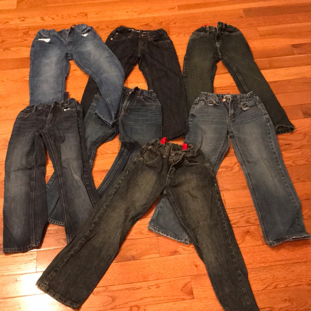 Lot of 7 pairs of jeans